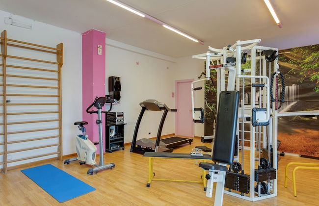 Serene Lakeview Apartment - Foto 20