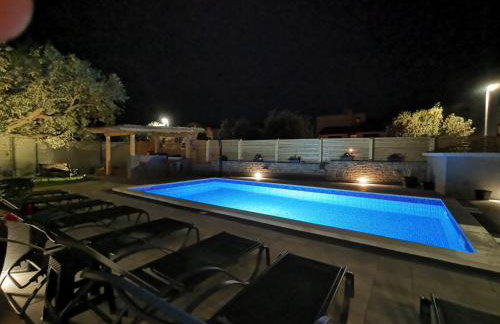 Apartment olive tree garden&poll view 4 plus 2, 130 m2 with tiki bar - Foto 5