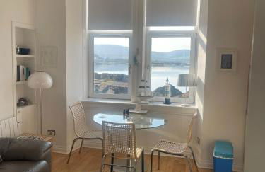 Millport Beach Apartment, Crichton St, sea views - Photo 9