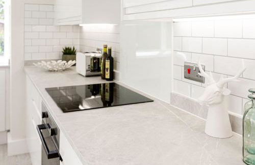 Stunning Townhouse with Large Garden - Sleeps 8! - Photo 22