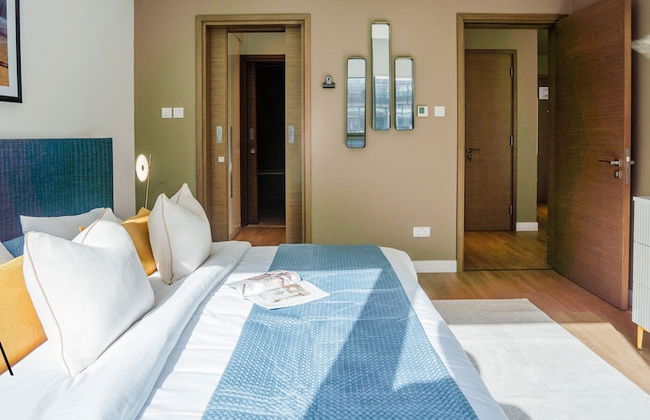 Aya - Sophisticated 1BR Apartment in CityWalk with Views - Photo 5