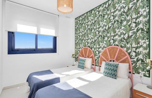 Luxury Penthouse with a Private Jacuzzi! - Foto 26