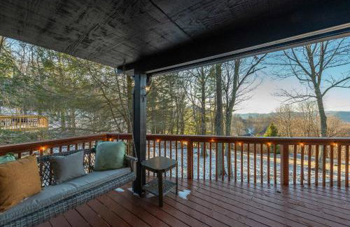 6 Br Cabin Hot Tub Fire Pit Min to Hatley Pointe - Foto 63