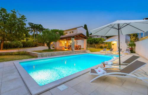 Villa The Mulberry Stonehouse by Istrialux - Photo 1