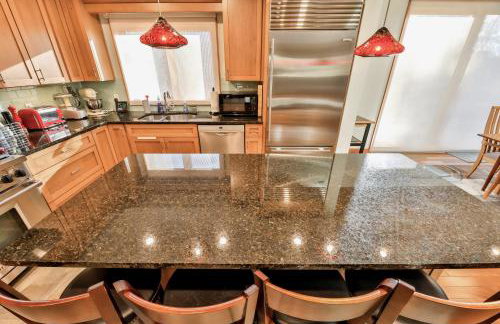 Mountain house w/ stunning views & gourmet kitchen - Foto 18