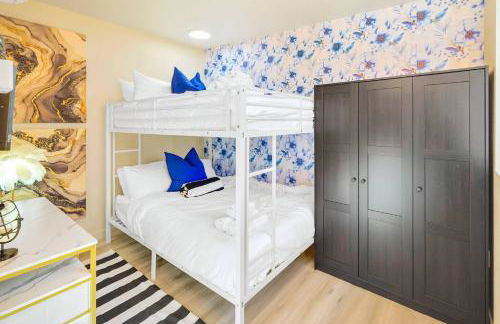 J - Lovely 2BR by Universal - Patio with Grill & Parking - FIFA World Cup SoFi - Foto 32