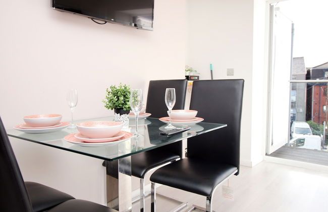 Skyline Immaculate 2-bed Apartment in Swansea - Photo 24