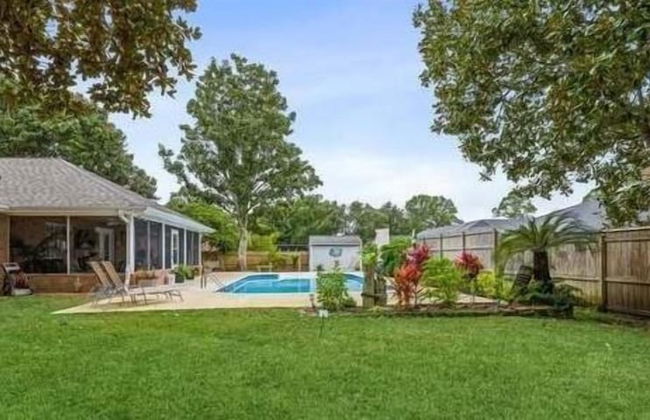 Coastal Retreat 3 Bedroom Home by RedAwning - Photo 17