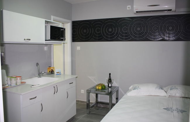 Rich Luxury Suites - Photo 23