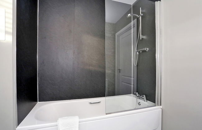 Apartment in Aberdeen - Photo 38