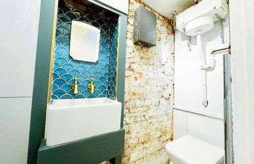 Modern flat with KING bed, garden & outdoor dining - Foto 7