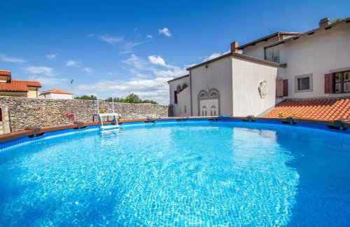 Apartments with a swimming pool Krsan, Central Istria - Sredisnja Istra - 13521 - Photo 1