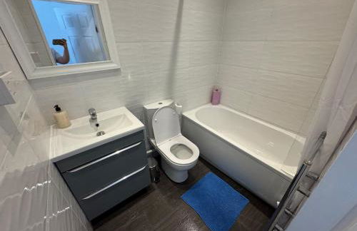 Stretford Apartment - Sleeps 6 - WiFi - Parking - Near Stadium - Foto 20