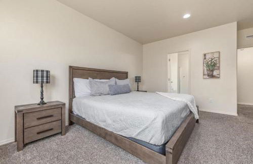 Modern Luxurious 4-bedroom Centrally located home - Foto 35