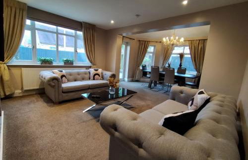 Sirius House - sleeps 7, driveway, garden - Photo 15