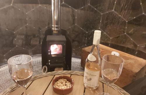 Luxury Coastal Shepherds Hut with hot tub, dining dome & a 5 Minute Walk to Pubs and Village - Foto 6