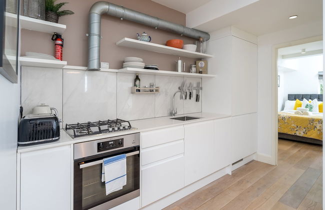 JOIVY Stylish 2-Bed Flat W/ Private Garden In Notting Hill, - Foto 8