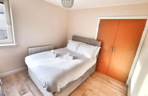 King Street, free parking and WiFi 2 bed by Lains Lettings - Photo 4