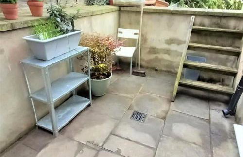 2 Bedroom Victorian Garden Flat - Foto 8