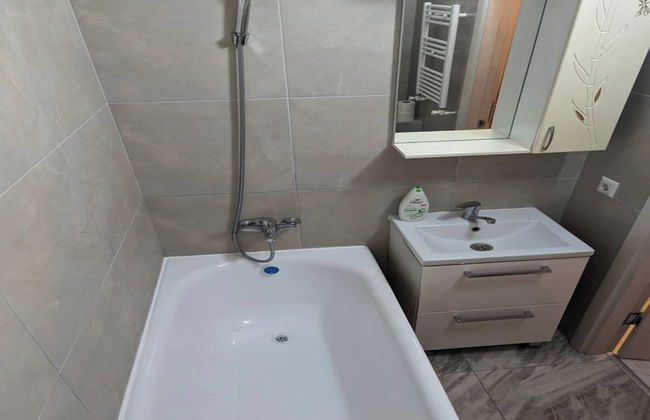 Charming Chișinău Apartment With Gas Heating & Hot Tub - Photo 13