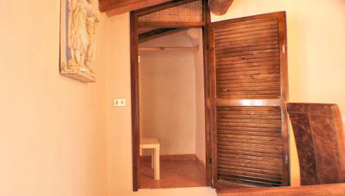 In Borgo -Legoli - Foto 3, wardrobe