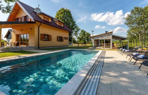 Awesome Home In Licko Cerje With Wifi - Photo 10