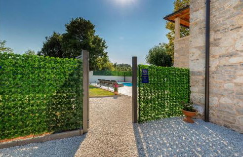 Cozy Home In Rojnici With Wifi - Photo 17