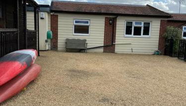 One Bedroom Bungalow No1 - Secure Gated Parking - Foto 2