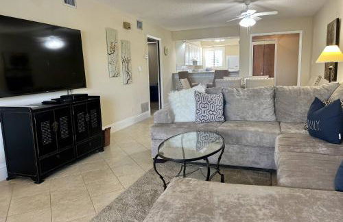 Newly Listed! 20 Percent Off! Golf and Tennis Community Retreat - Foto 31