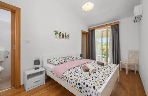 Charming Villa with Pool - Foto 31