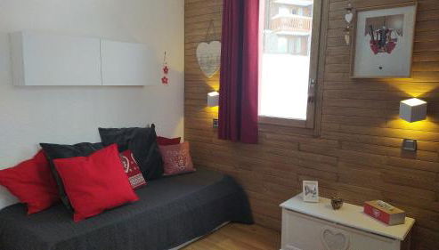 PARADISKI-BELLE PLAGNE, Altitude 2050m, APPART skis aux pieds 4 personnes - Foto 2