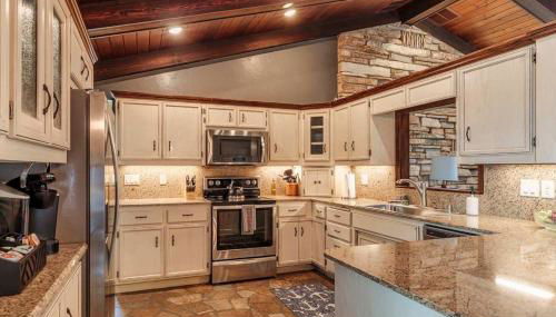 Waterfront Home with Dock Sleeps 8 - Foto 3