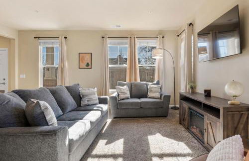 MidTown Hideaway Fire Pit and King Beds - Photo 2