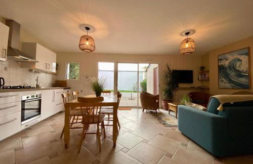 Charmante Maison au Cœur d’un Village Paludier, Proche Guérande et Plages, Terrasse et Wifi - FR-1-306-1227 - Foto 14