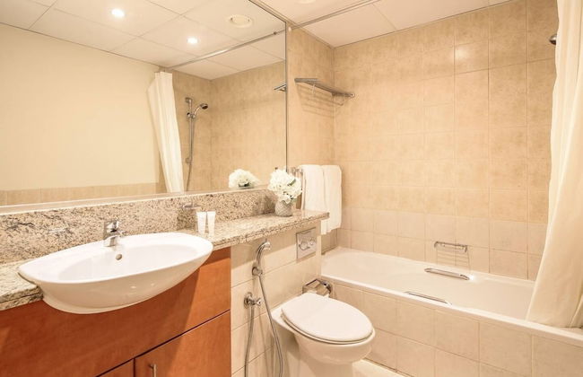 Spacious 1BR in Beautiful Greens! Sleeps 6 - Photo 13