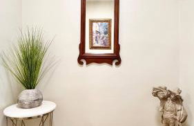 Iconic 2BR Bungalow, Short Walk to SJSU, with Parking - Foto 36