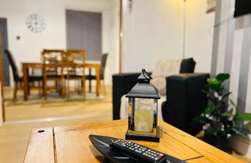 Cosy 3BDR In Levenshulme-Close To Manchester City Centre And Stockport Town- Free Parking- WiFi - Foto 5