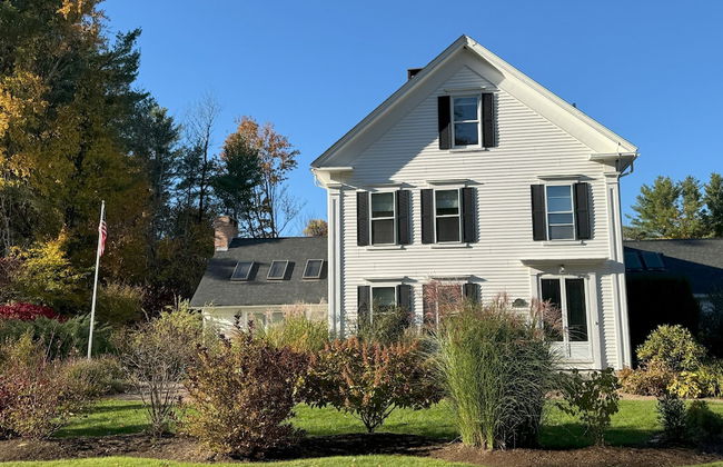 Cozy Stay w Fireplace Near Gunstock Laconia - Photo 17