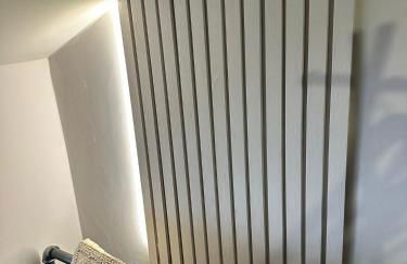 Stunning Town Center Cottage with hot tub - Foto 33