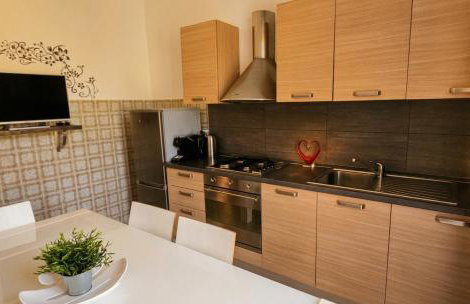 VAL D'ORCIA DELUXE 2, RAFFINATA CASA immersa nel verde con WiFi, giardino e parcheggio - Foto 12