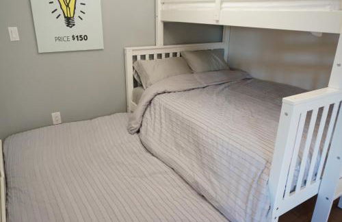 Riverside Home Near Beaches, Pier, downtown - Photo 10