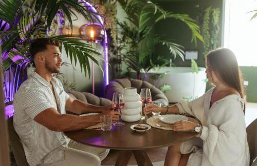 La Suite Chammarzt - Insolite - Escapade à deux -JungleRoom - baignoire balnéo privative - centre historique - Foto 39