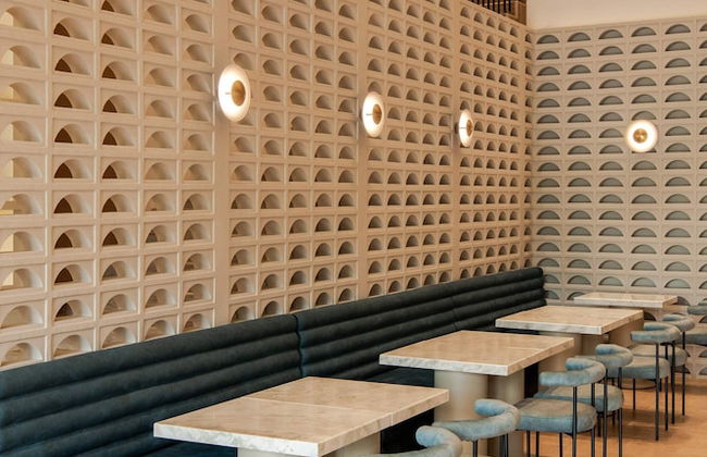 Ami Suites - Photo 47