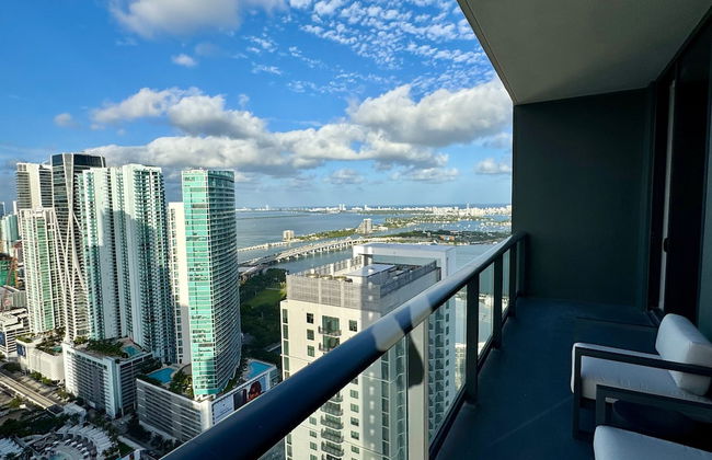 Sky-high Luxury in Downtown Miami - Photo 29