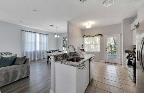 Spacious 3BR Family Home Near Sponge Docks - Foto 33