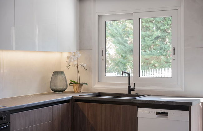 Athenian Grand Riviera Villa - Photo 27