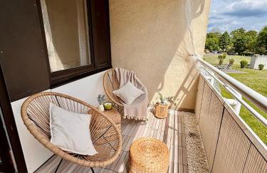 Stylish studio apartment with beautiful terrace near Audi - Photo 1