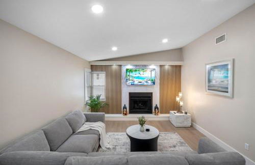 Luxe Getaway w Pool, Games & Fun Vibes - Foto 11