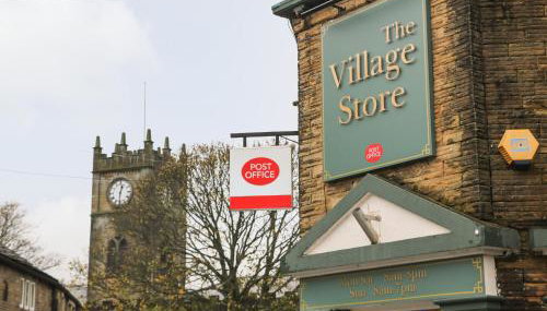 Howard's Hideaway - Photo 1