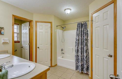 Springfield Area Retreat! Family Home with Yard - Foto 18